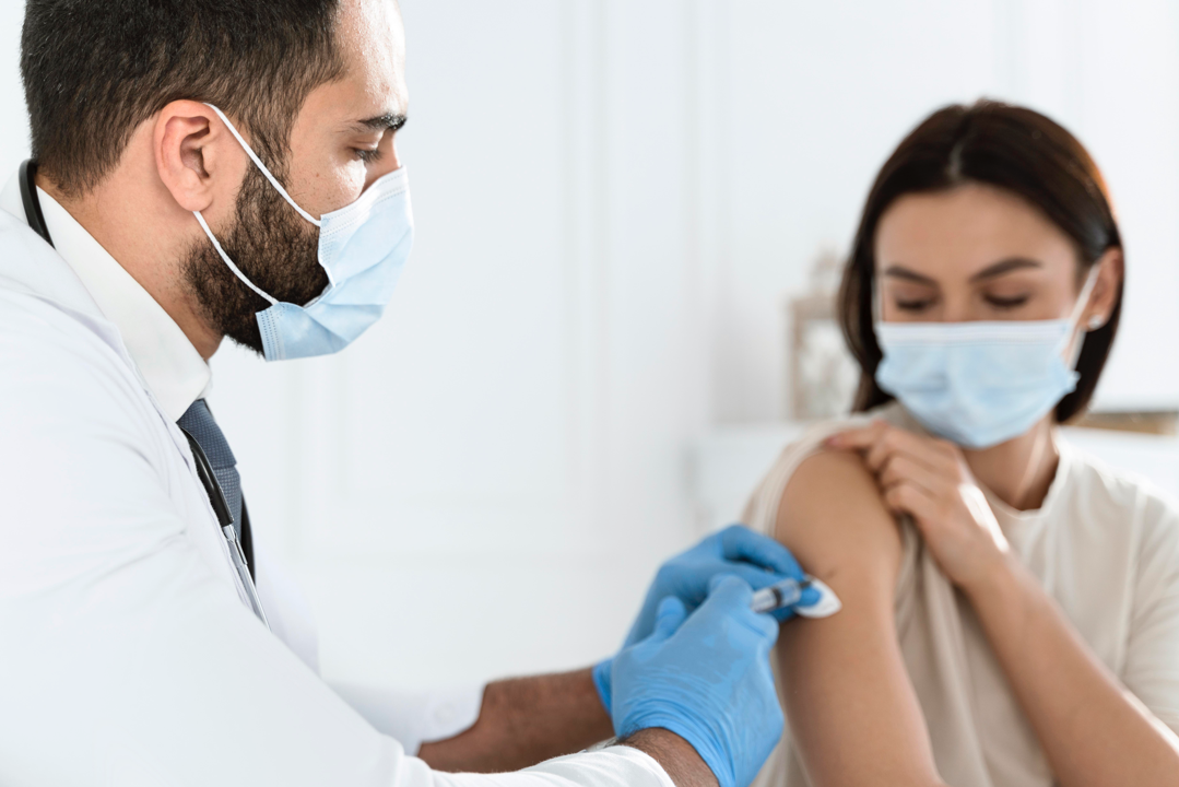 Vaccinazione contro il Covid-19 nelle donne in gravidanza e in allattamento e i suoi effetti sulla fertilità